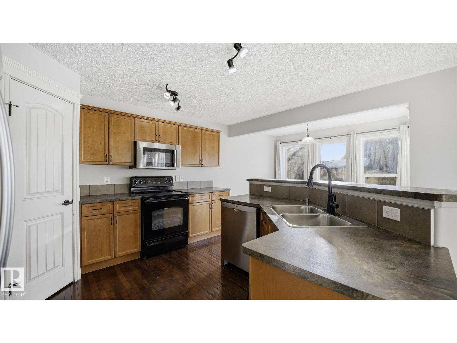 9 HICKORY TR, Spruce Grove