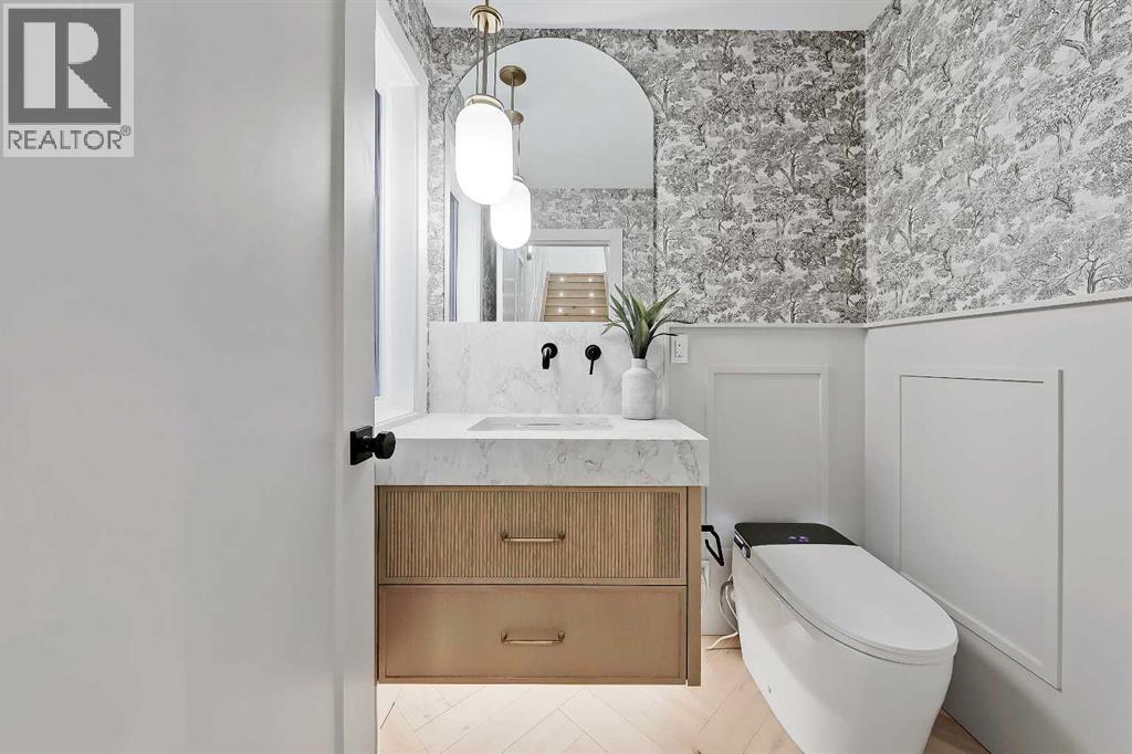 Single Family House for Sale in   Avenue SW Altadore Calgary 