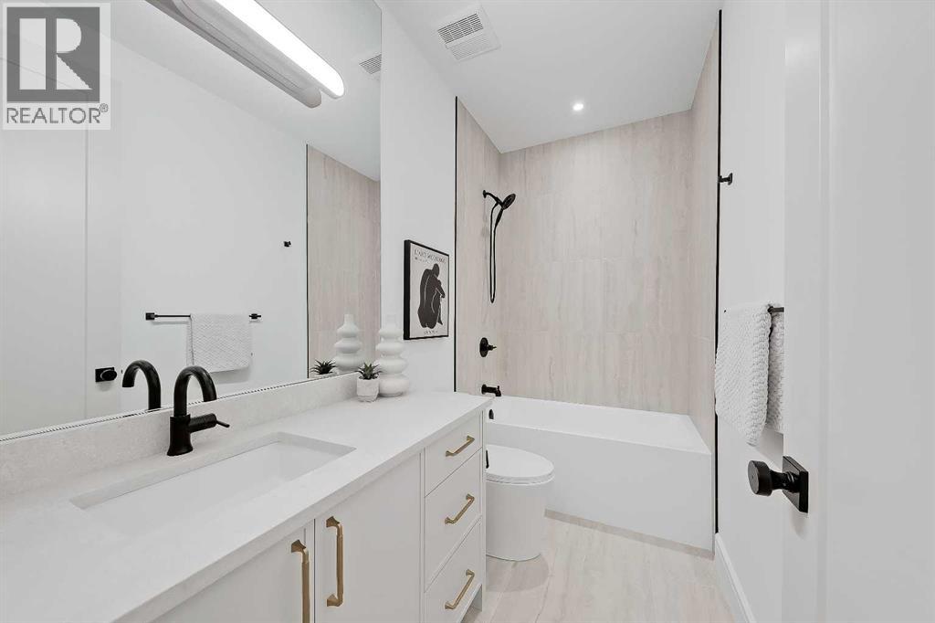 Single Family House for Sale in   Avenue SW Altadore Calgary 