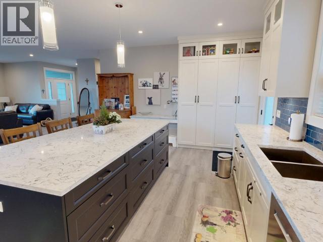 4380 QUEBEC AVE, Powell River