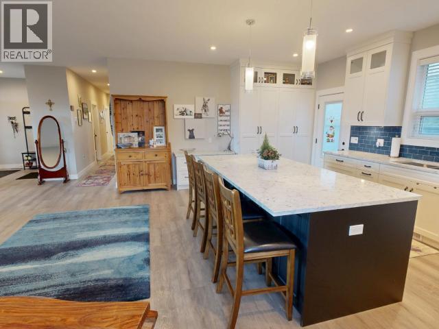 4380 QUEBEC AVE, Powell River