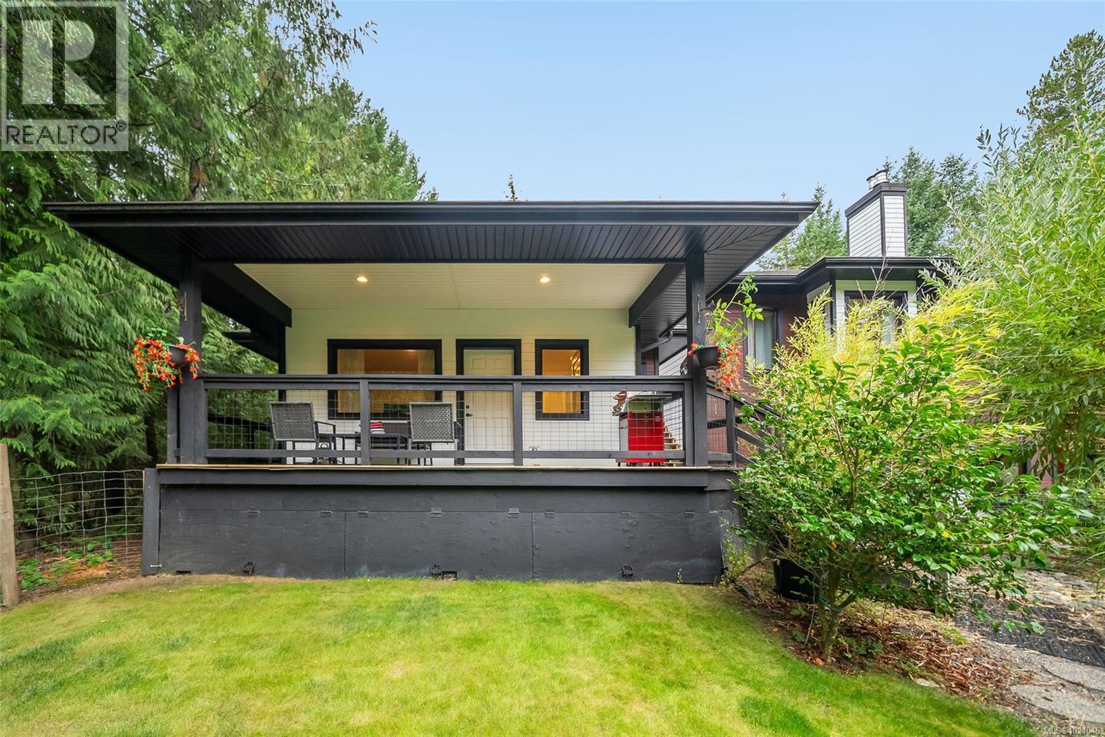 1875 Ashling Rd, Qualicum Beach