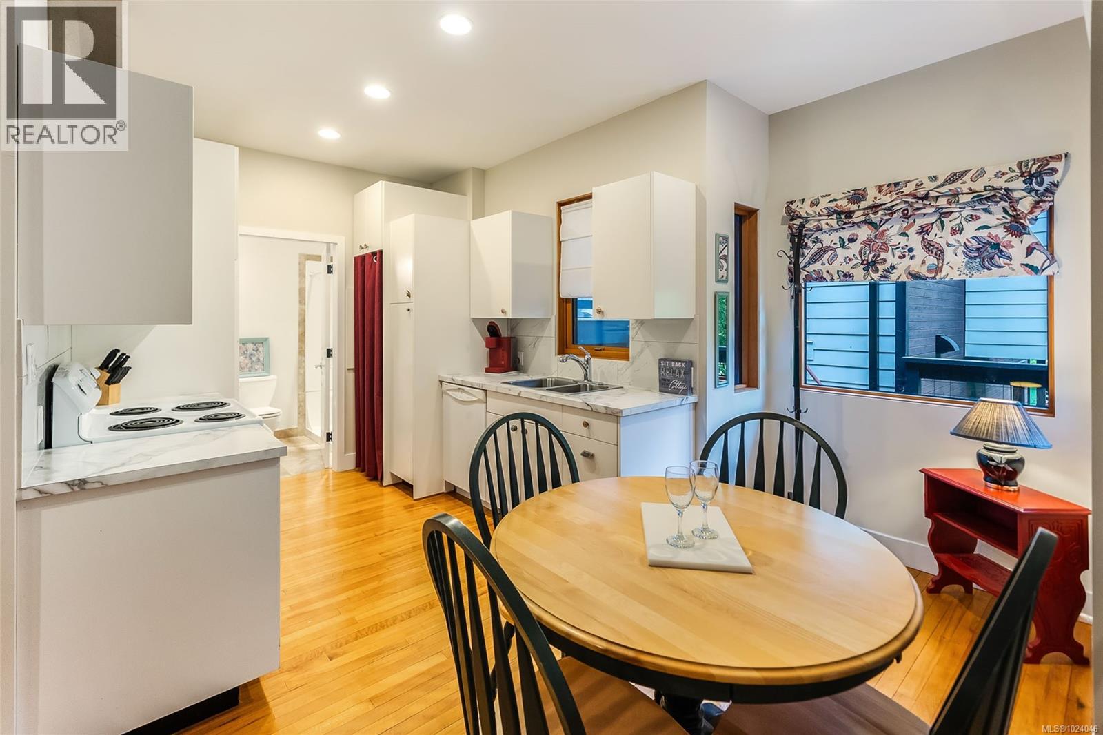 1875 Ashling Rd, Qualicum Beach