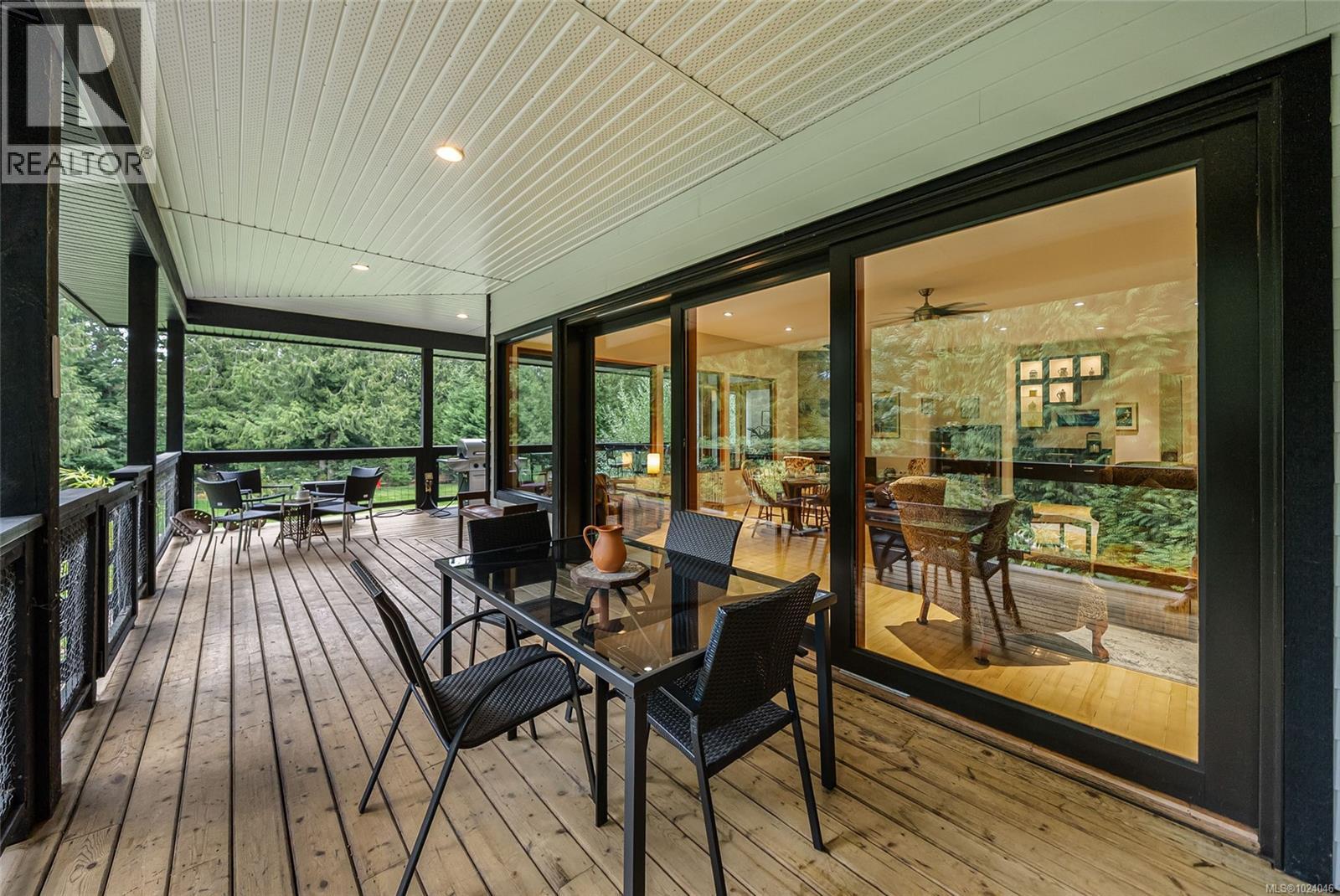 1875 Ashling Rd, Qualicum Beach