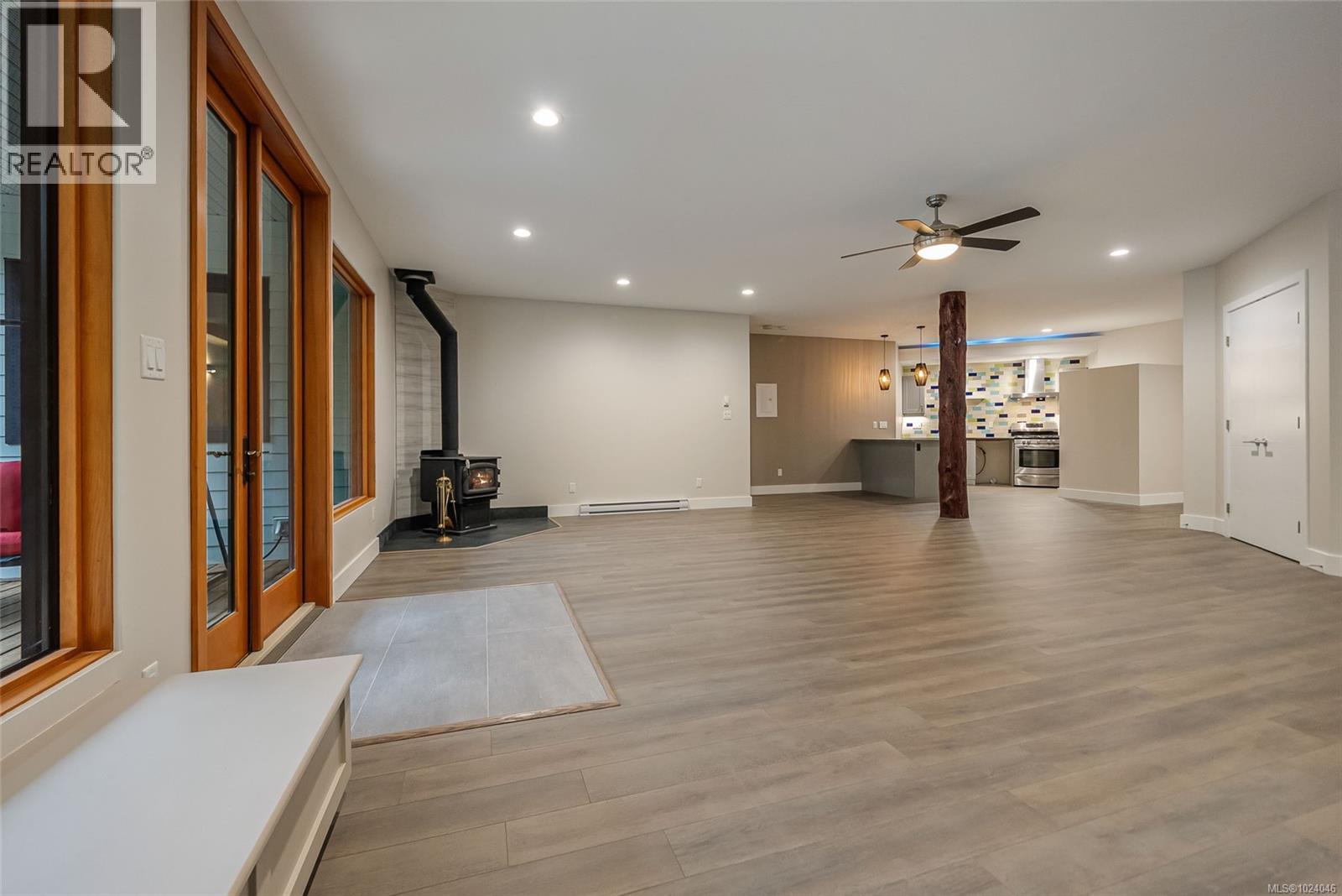 1875 Ashling Rd, Qualicum Beach