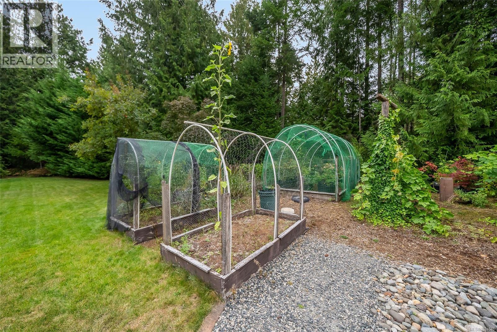 1875 Ashling Rd, Qualicum Beach