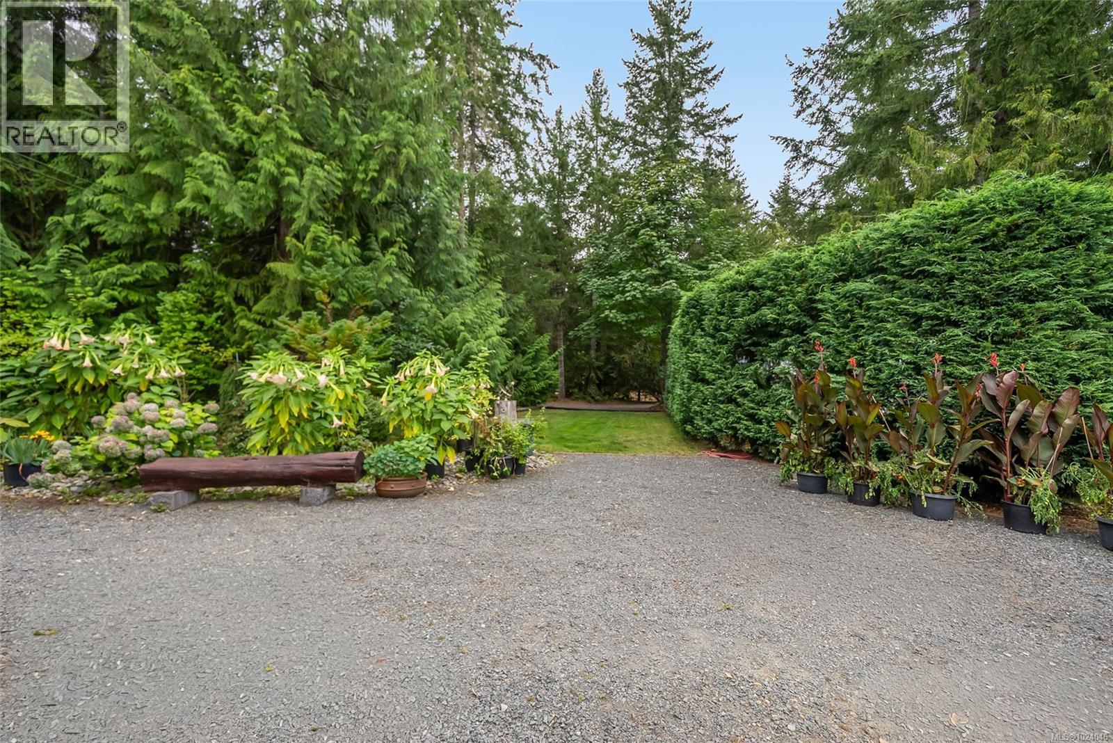 1875 Ashling Rd, Qualicum Beach