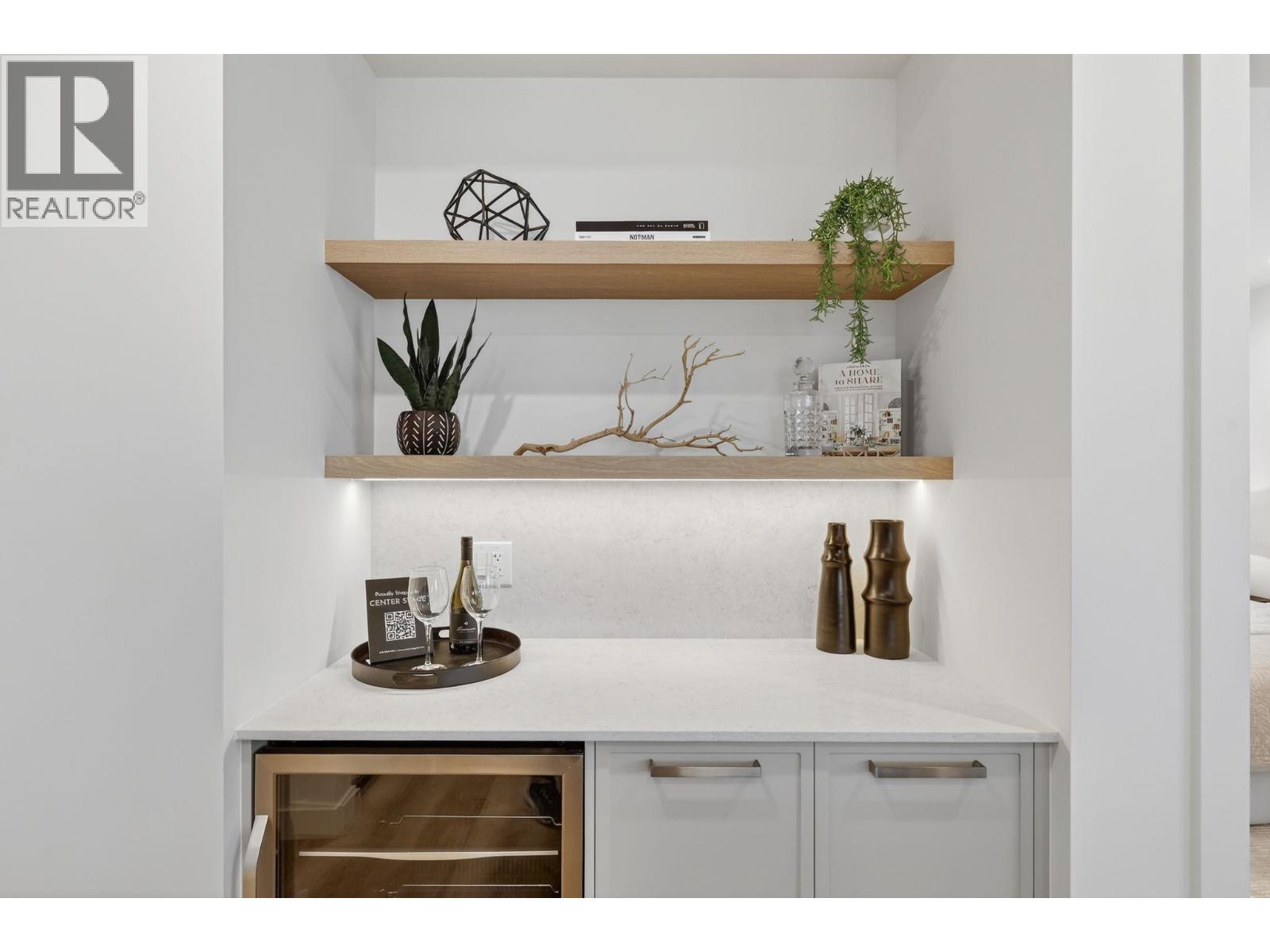 713 3340 Lakeshore Road, Kelowna