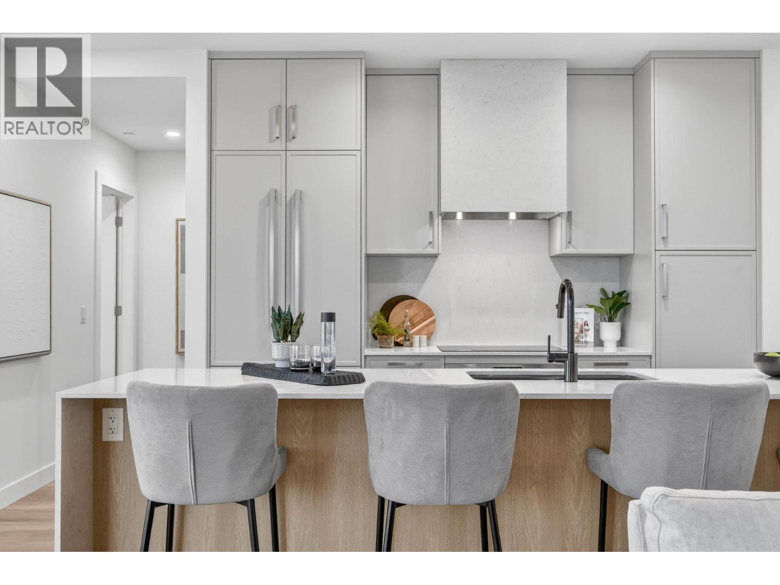 #713 3340 Lakeshore Road - 14
