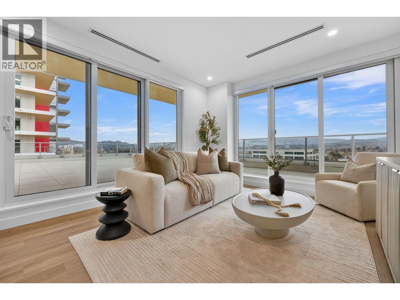 713 3340 Lakeshore Road, Kelowna