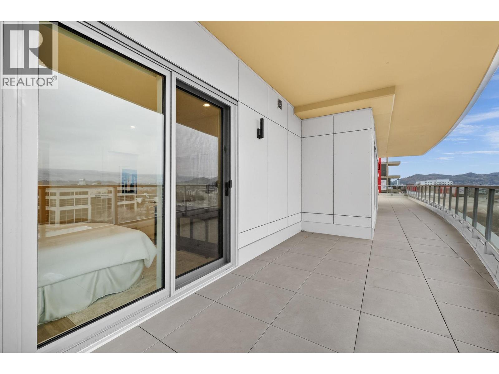 713 3340 Lakeshore Road, Kelowna