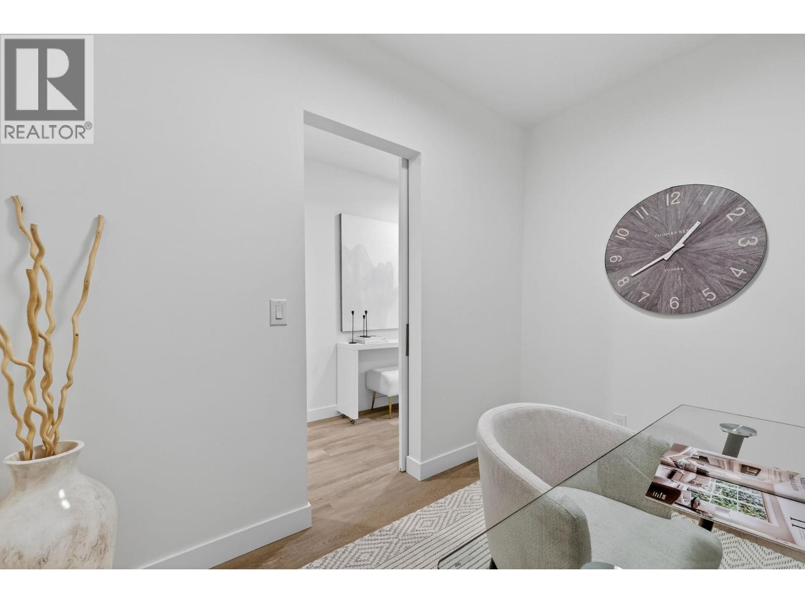 713 3340 Lakeshore Road, Kelowna