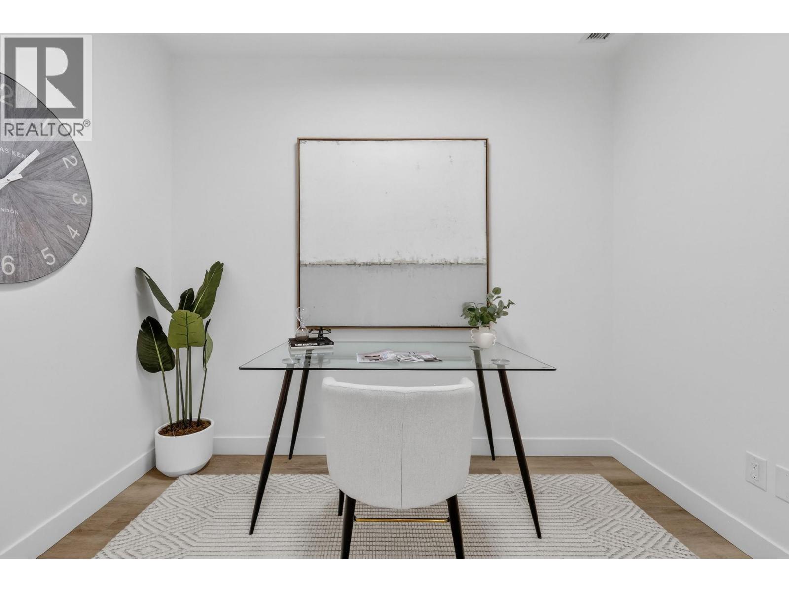 713 3340 Lakeshore Road, Kelowna