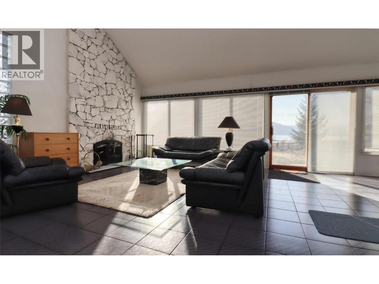 6884 Squilax-Anglemont Road, Magna Bay