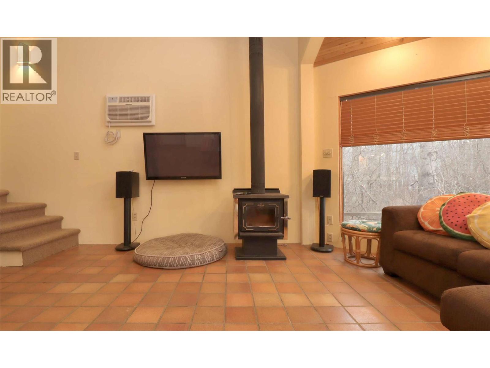 6884 Squilax-Anglemont Road, Magna Bay