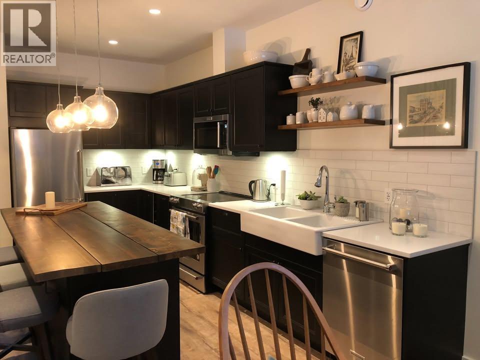 721 WELLINGTON DRIVE, North Vancouver