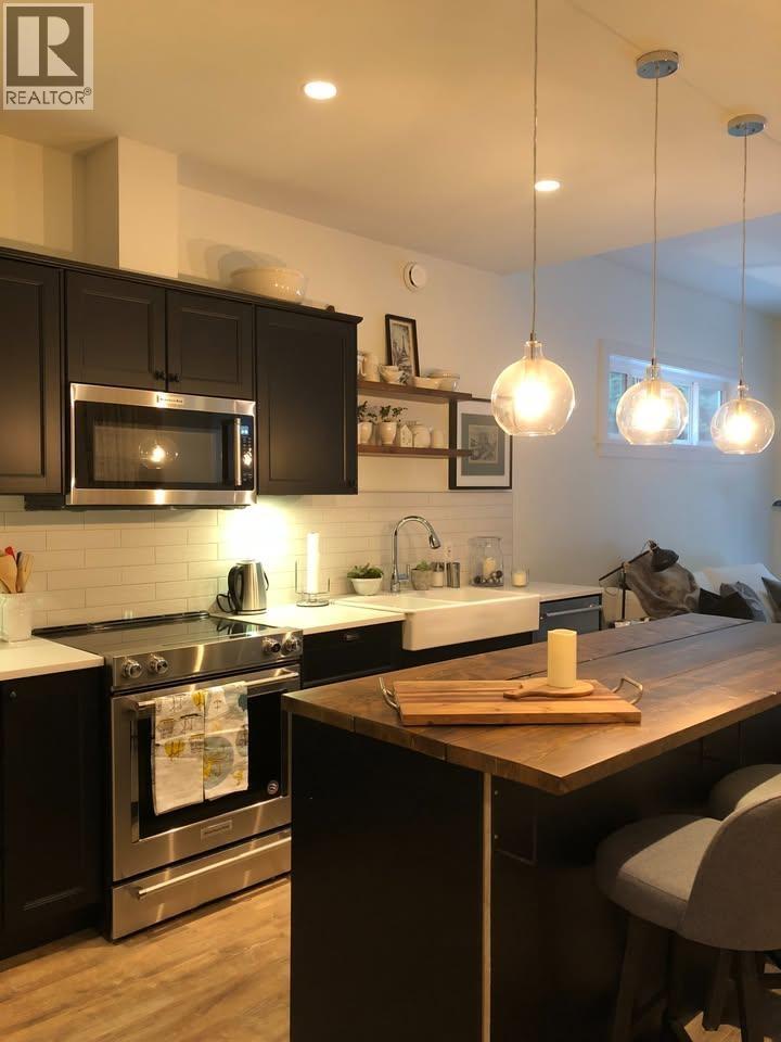 721 WELLINGTON DRIVE, North Vancouver