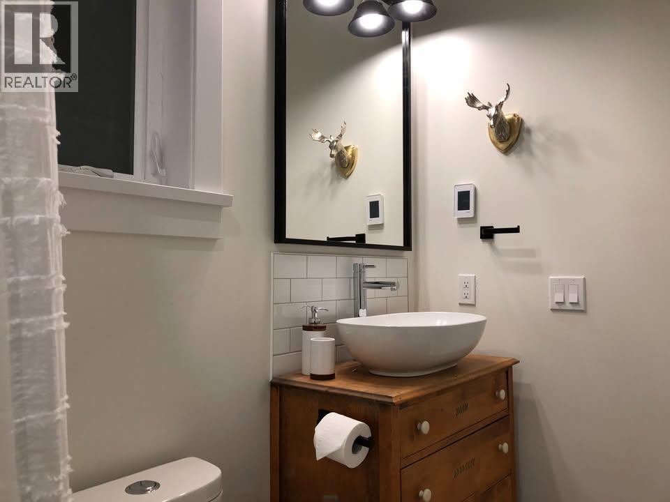 721 WELLINGTON DRIVE, North Vancouver