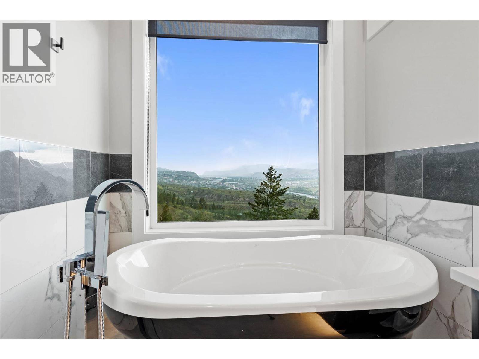 1314 MYRA Place, Kamloops