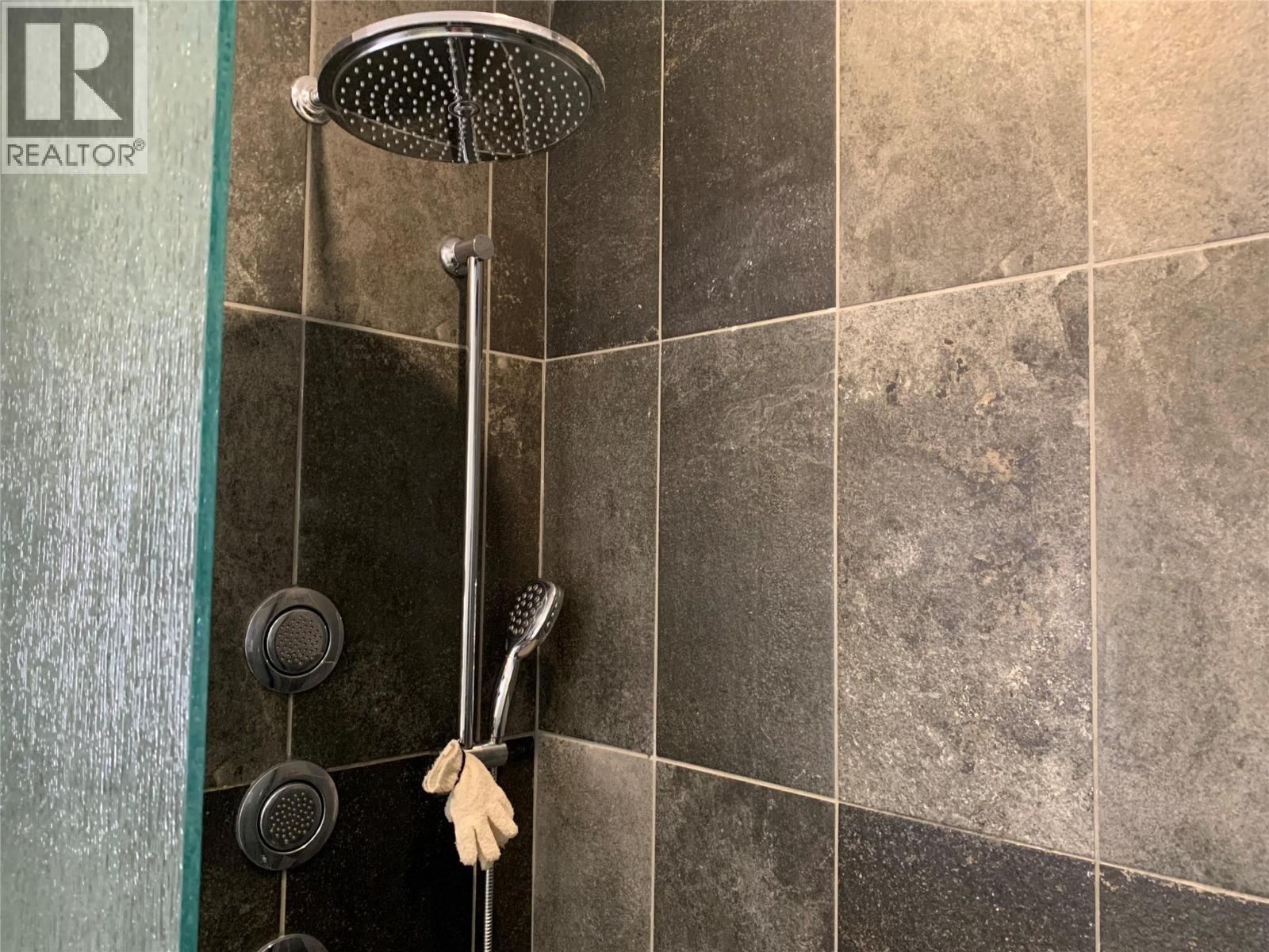 1314 MYRA Place, Kamloops