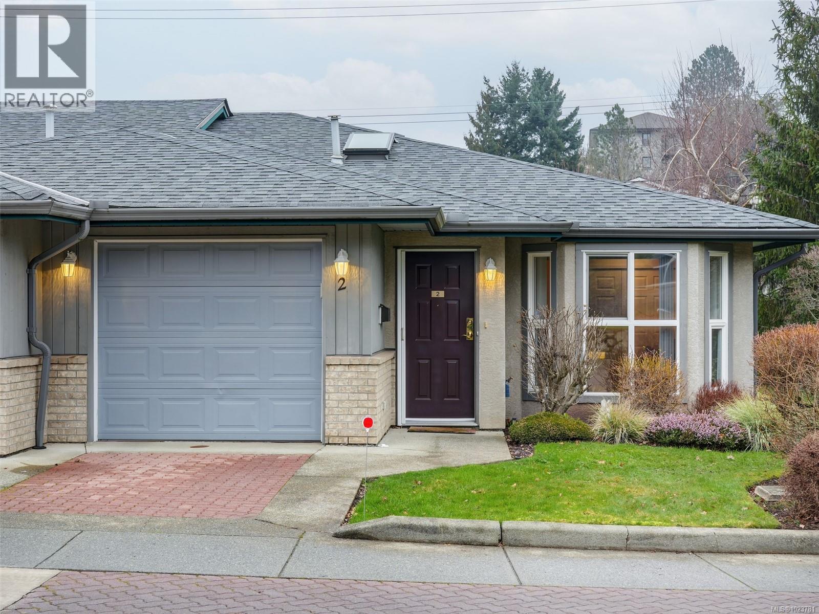 2 1473 Garnet Road, Saanich