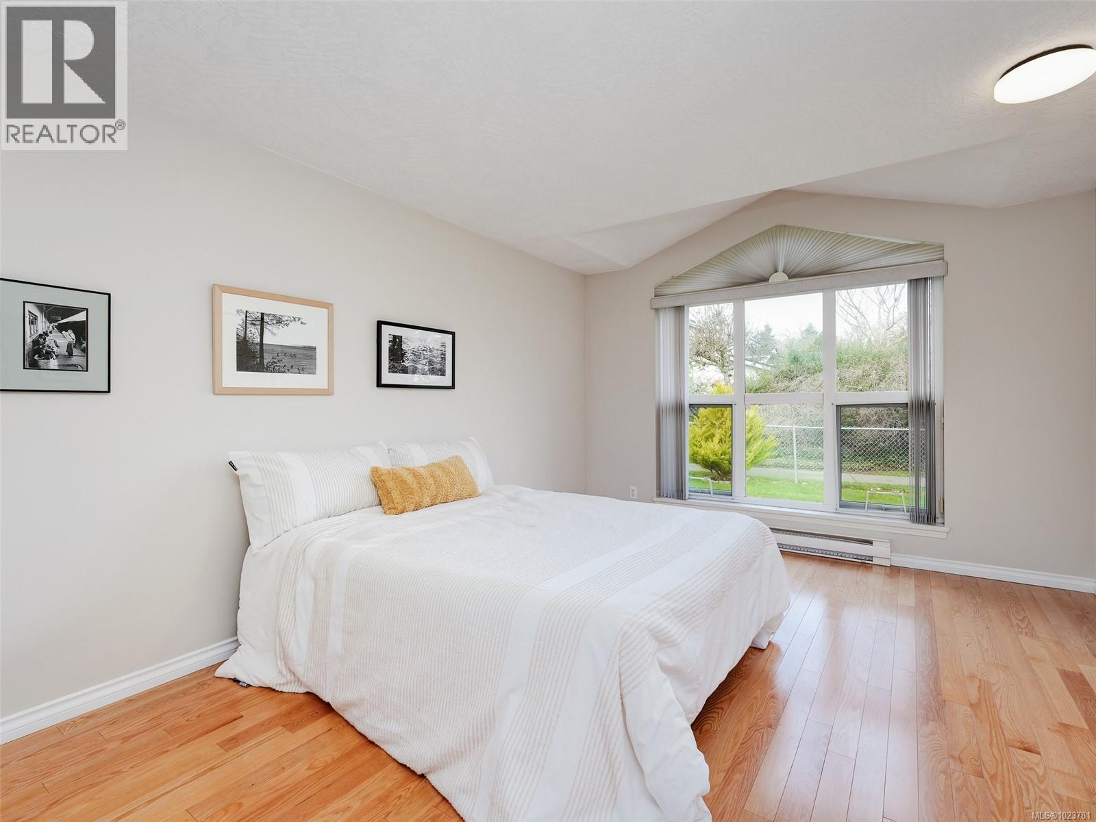 2 1473 Garnet Road, Saanich