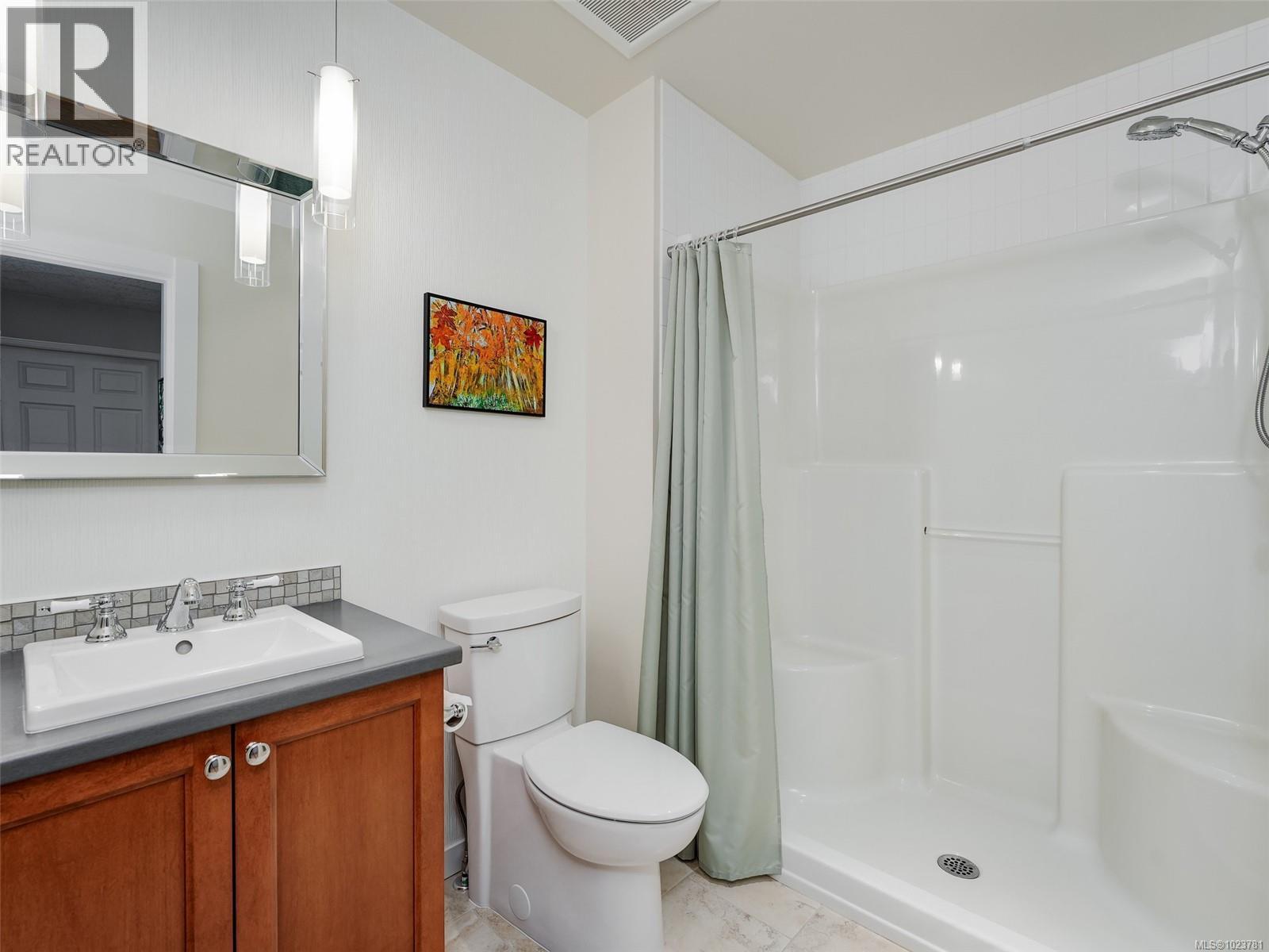 2 1473 Garnet Road, Saanich