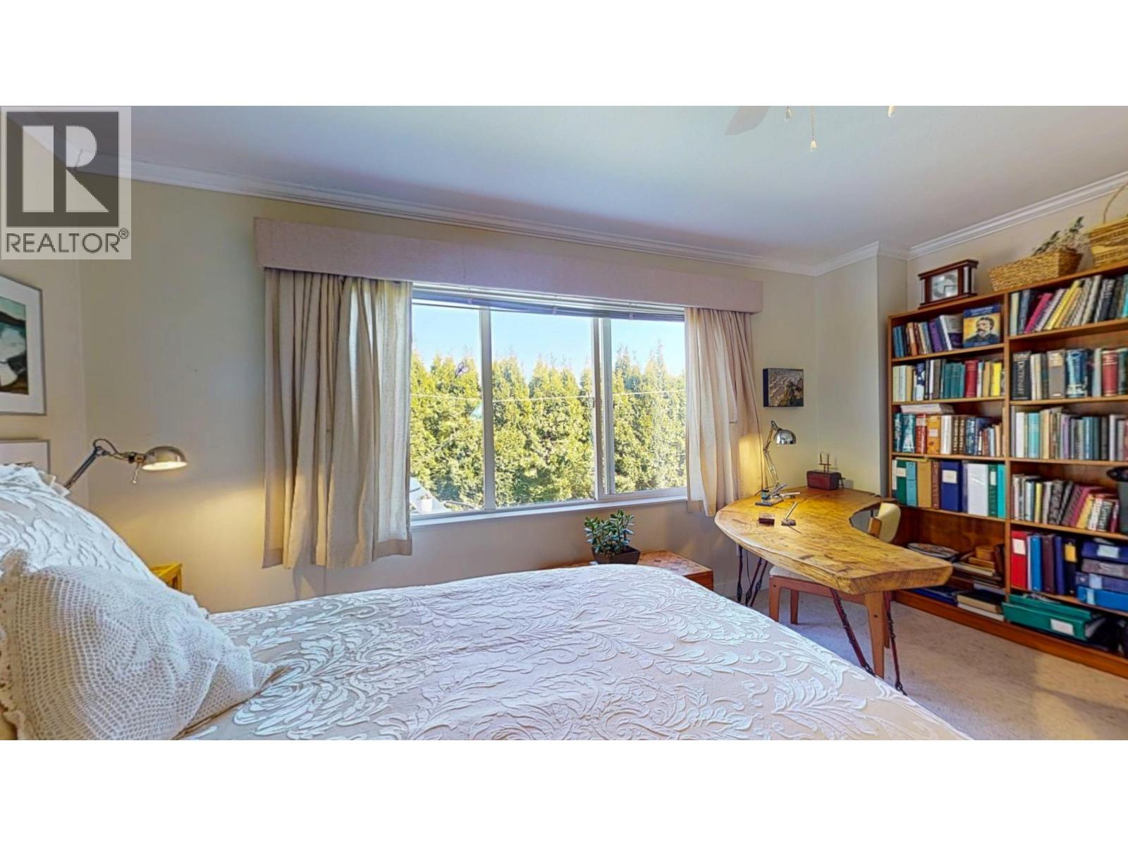 5722 EMILY WAY, Sechelt