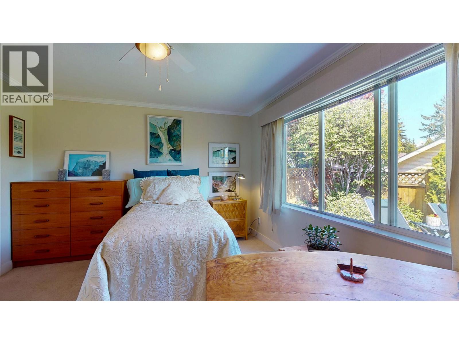 5722 EMILY WAY, Sechelt