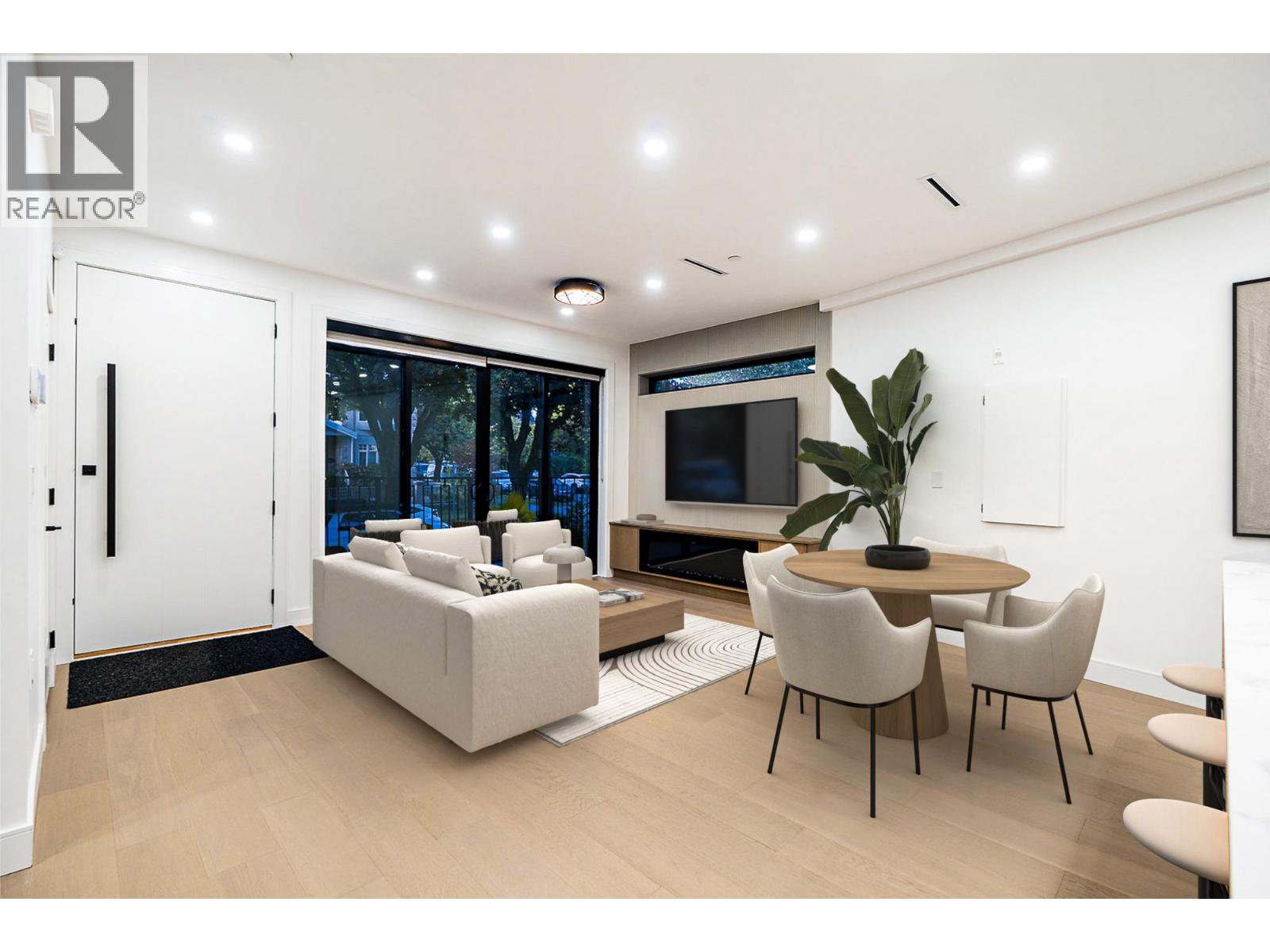 1 2282 E 8TH AVENUE, Vancouver