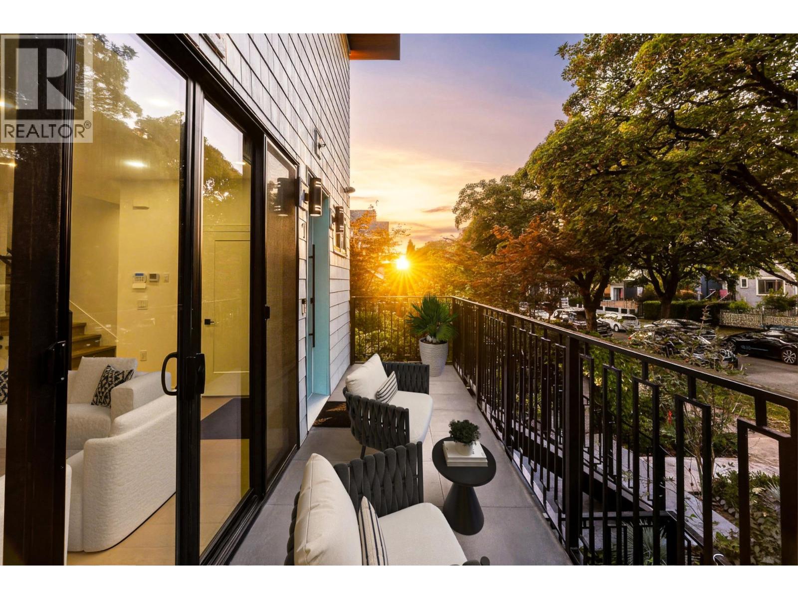 1 2282 E 8TH AVENUE, Vancouver