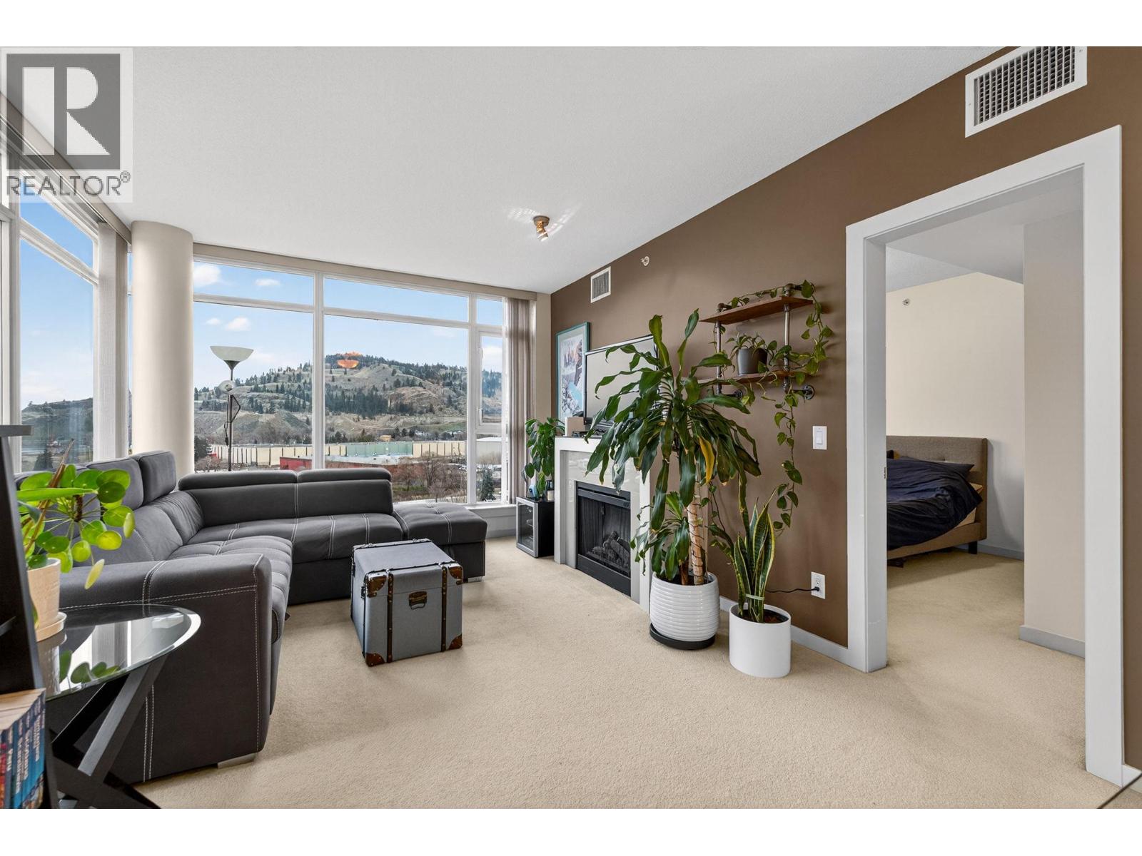 801 1075 Sunset Drive, Kelowna