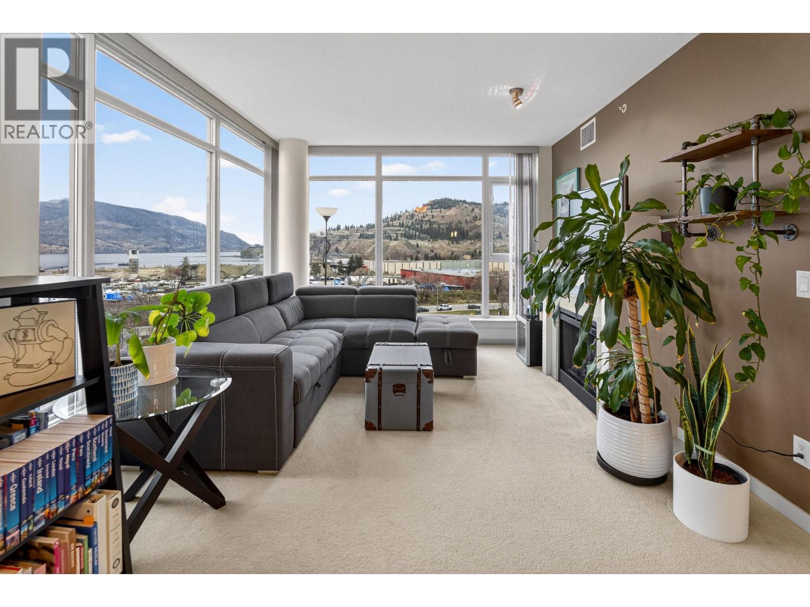 801 1075 Sunset Drive, Kelowna