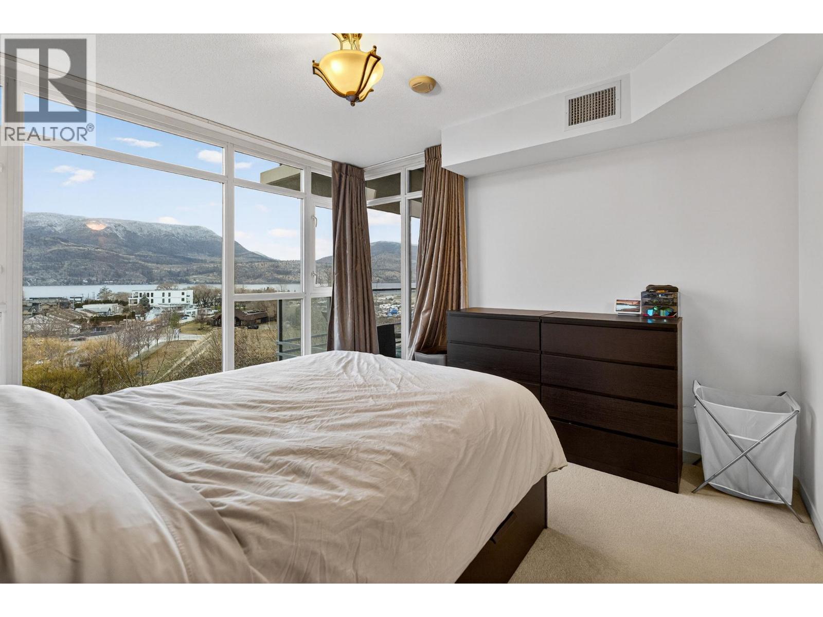 801 1075 Sunset Drive, Kelowna