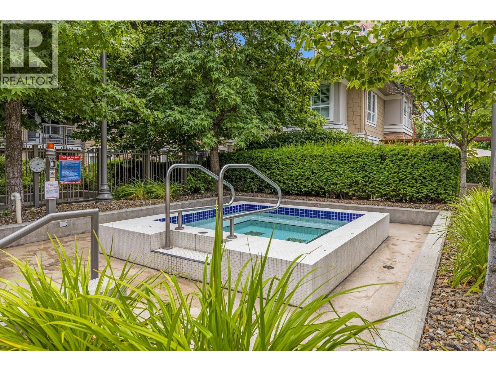 801 1075 Sunset Drive, Kelowna