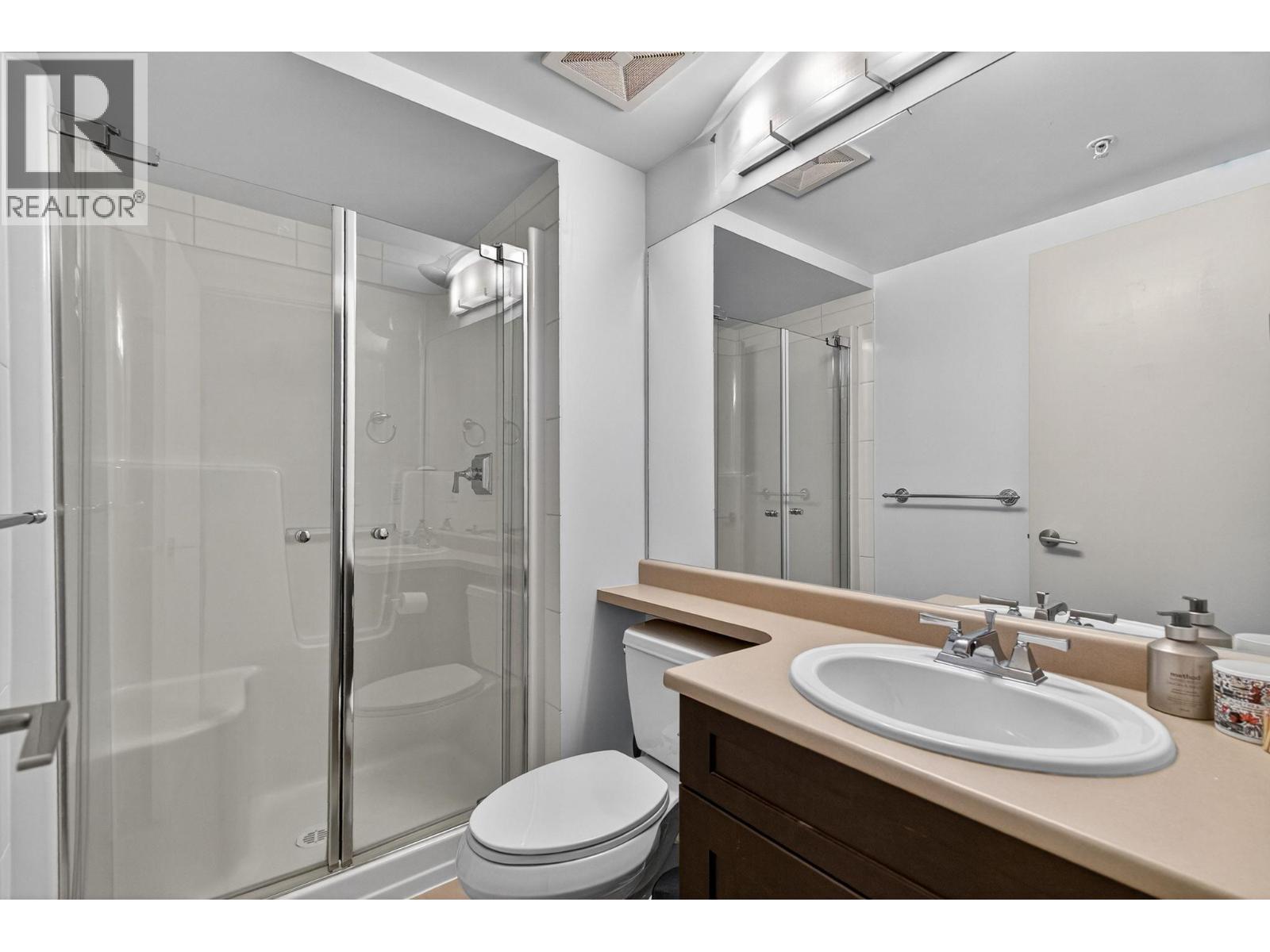 801 1075 Sunset Drive, Kelowna