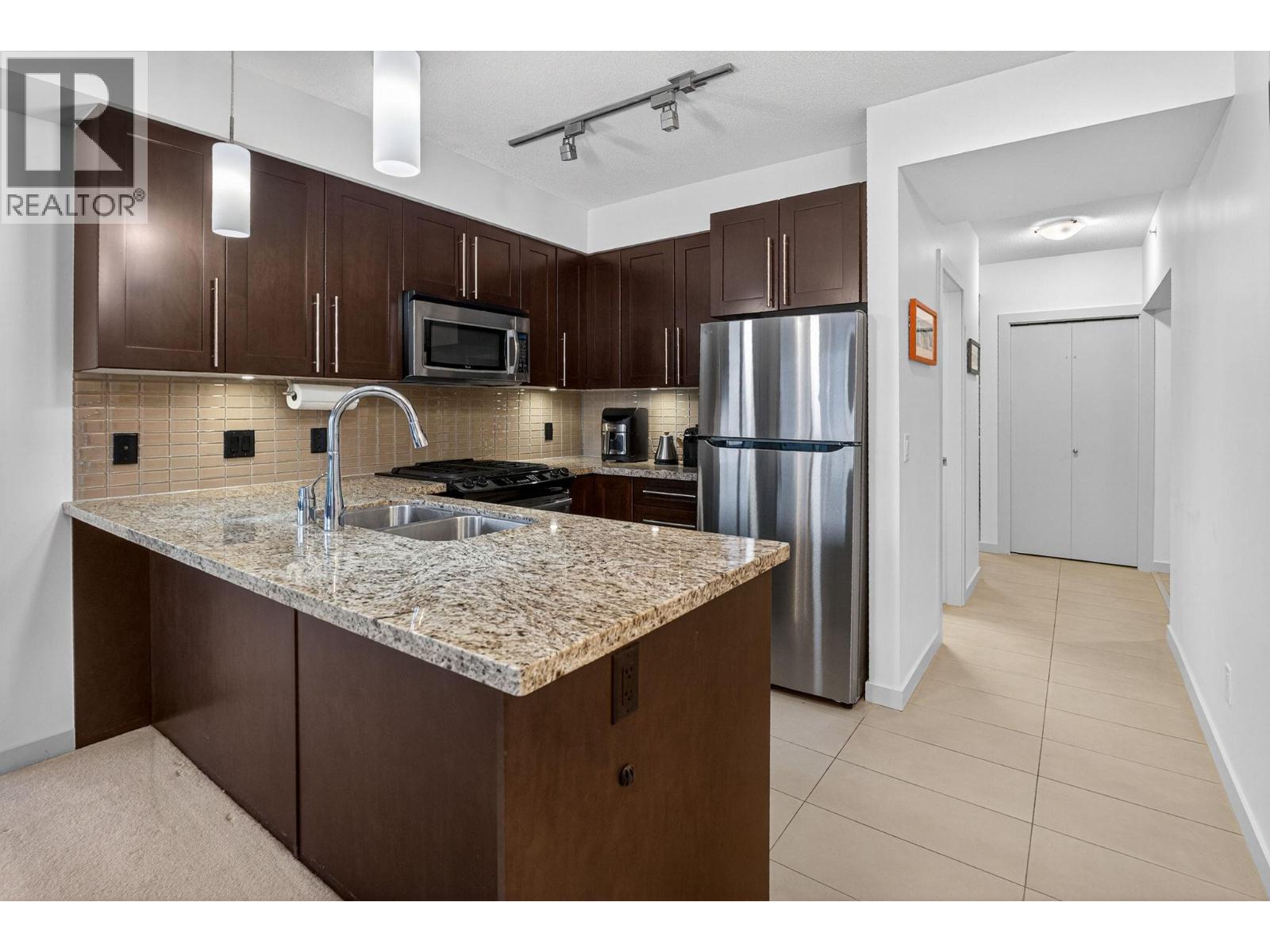 801 1075 Sunset Drive, Kelowna