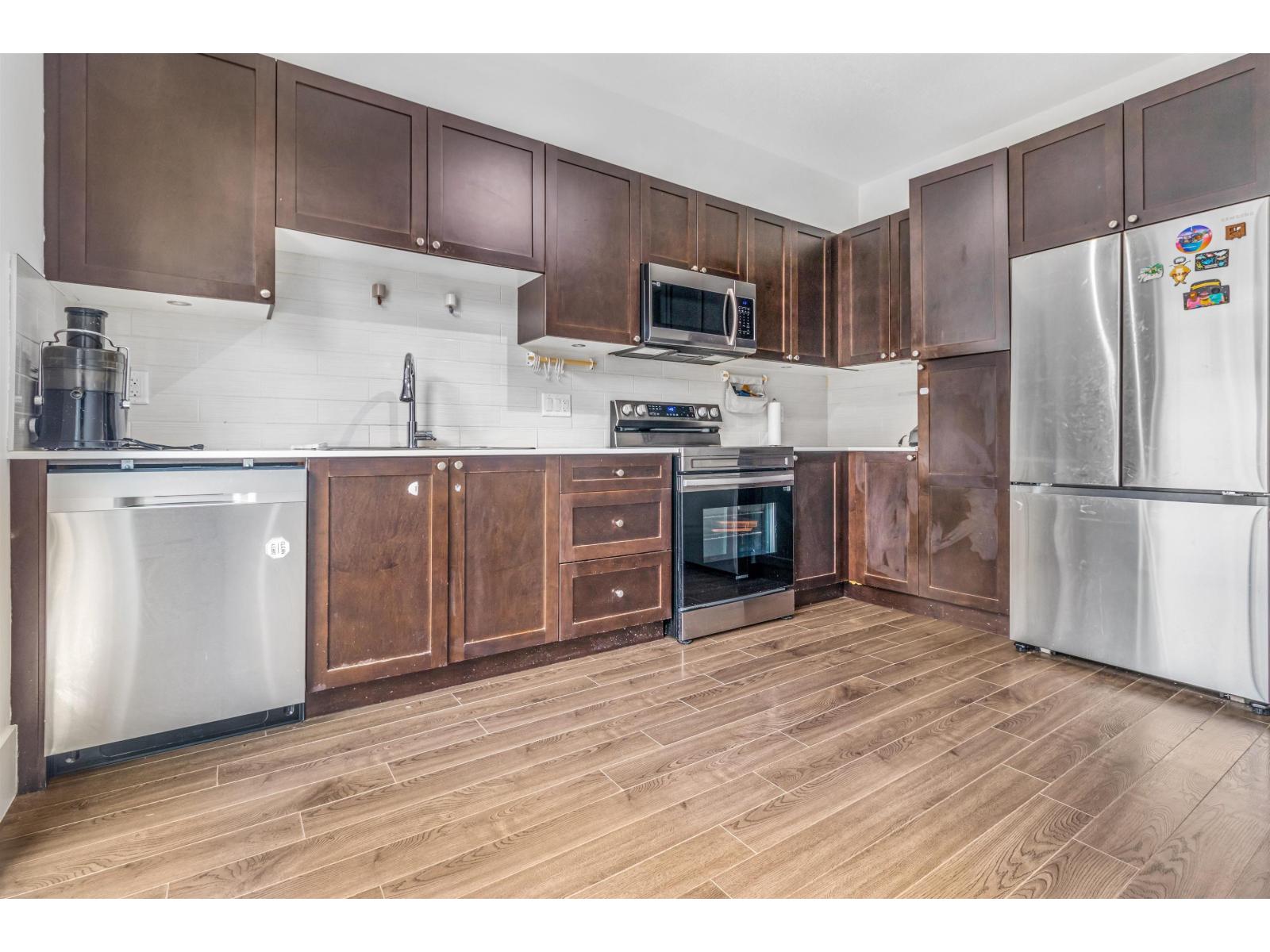 13 19752 55A AVENUE, Langley