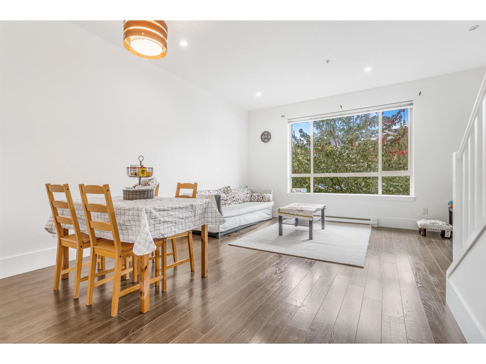 13 19752 55A AVENUE, Langley