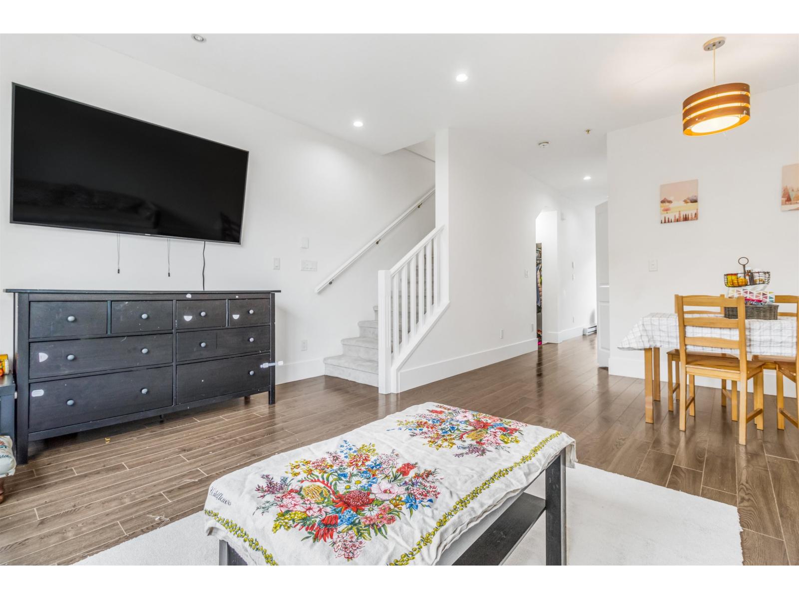 13 19752 55A AVENUE, Langley