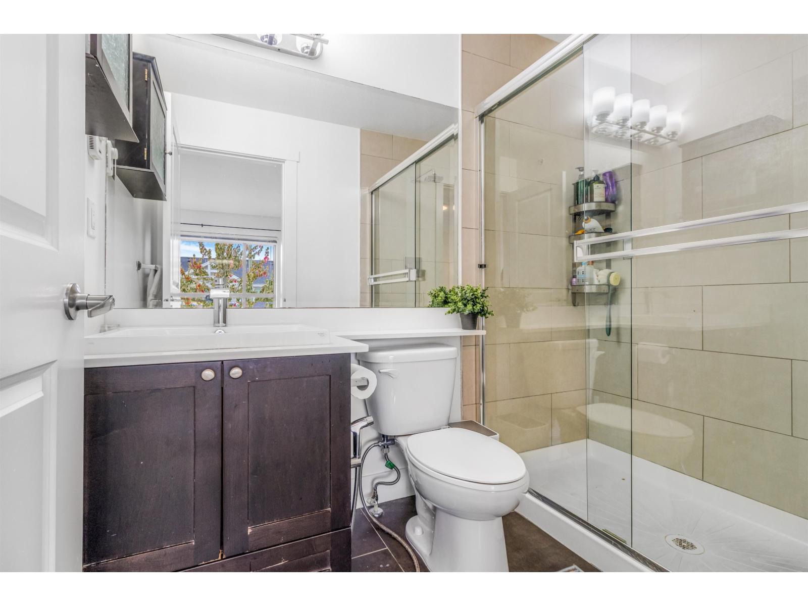 13 19752 55A AVENUE, Langley