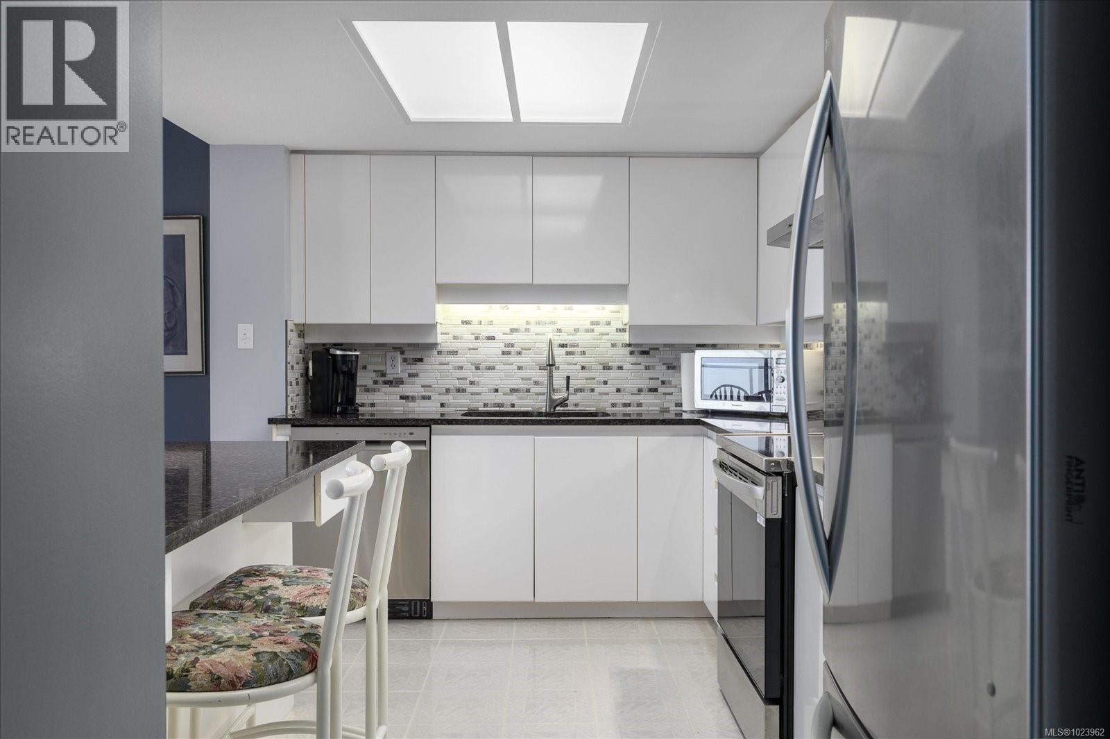 #405 150 PROMENADE DR - 16