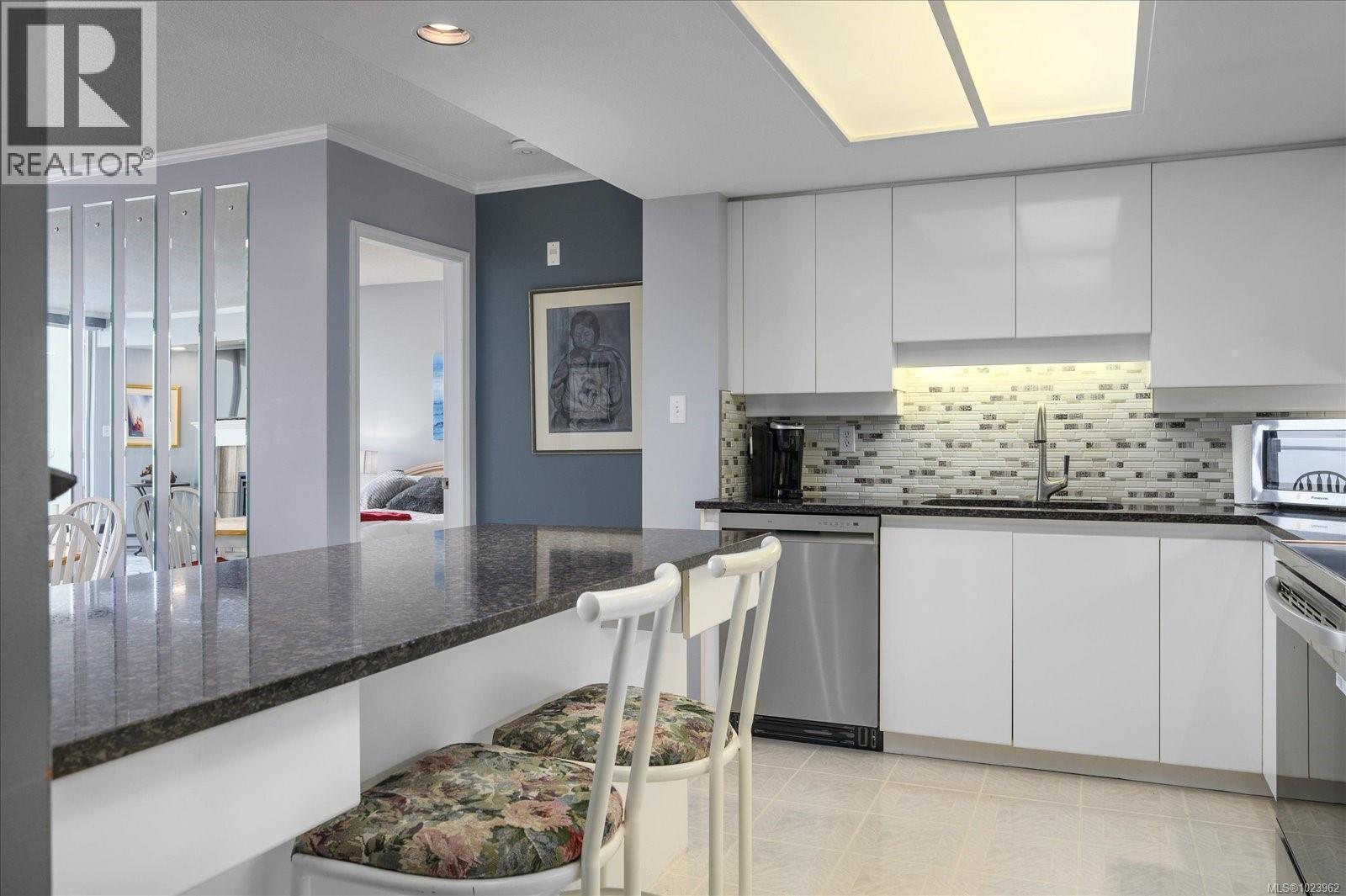 #405 150 PROMENADE DR - 18