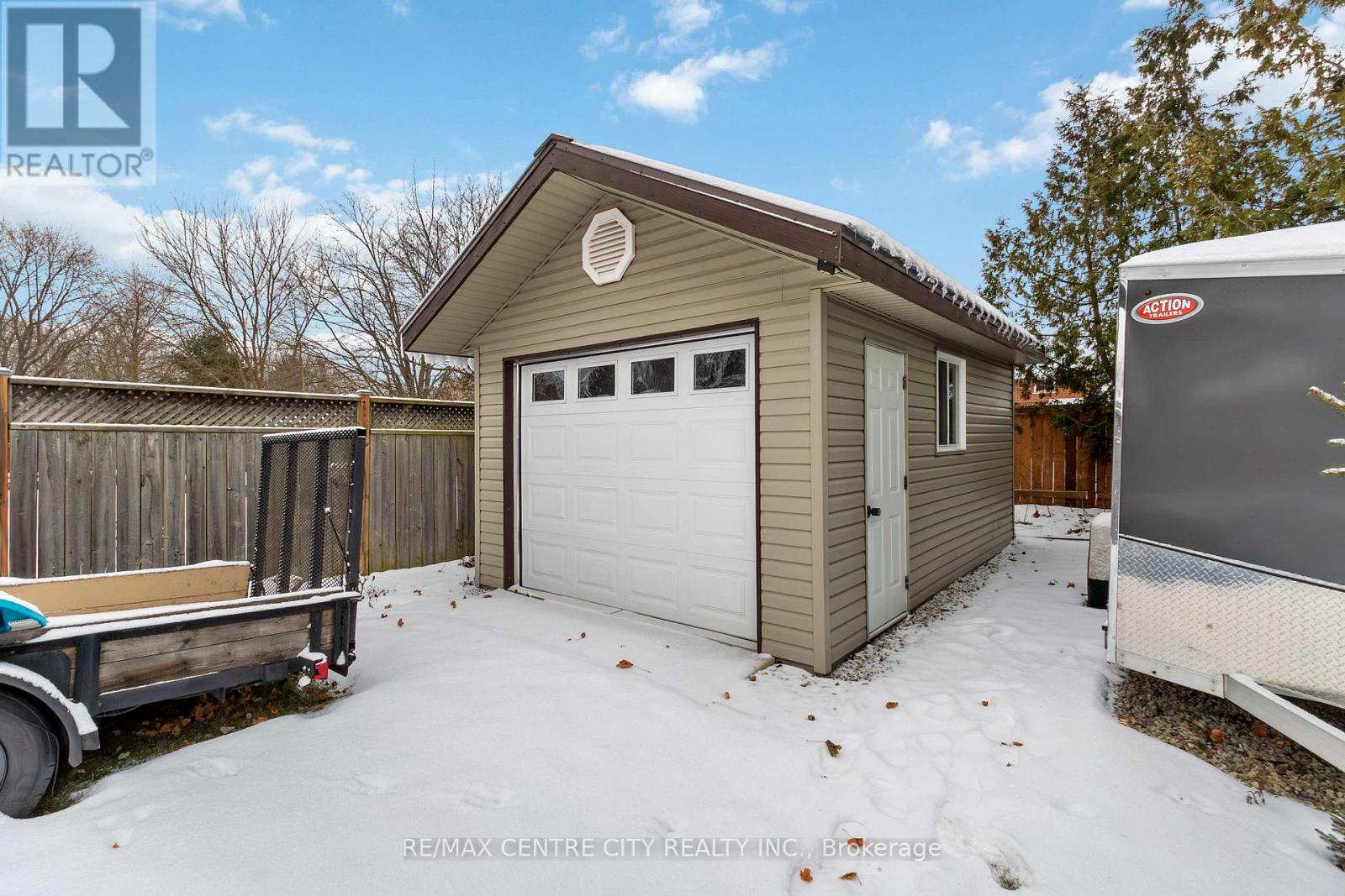 71 SUNRAY AVENUE Property Photo