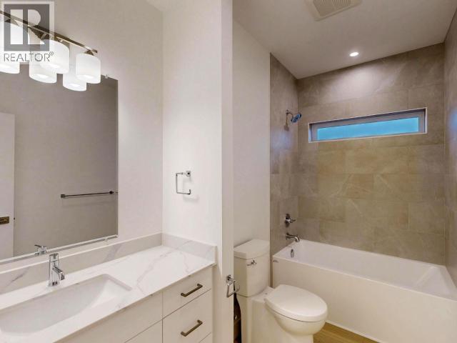 C204-6900 BURNABY STREET, Powell River