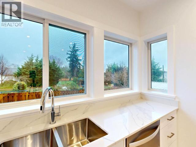 C204-6900 BURNABY STREET, Powell River