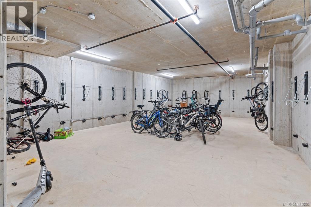 301 842 Orono Ave, Langford