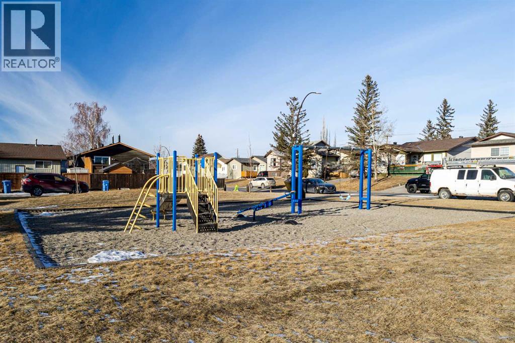 Single Family House for Sale in  Bedford Road NE Beddington Heights Calgary 