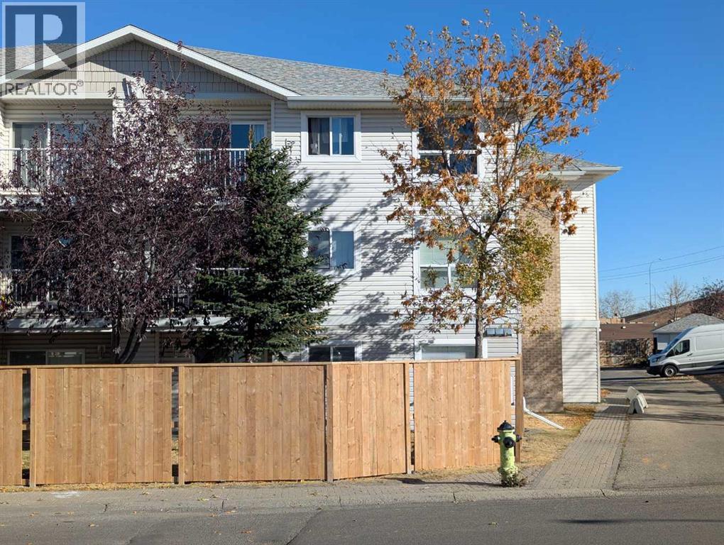 Single Family House for Sale in   Falsbridge Drive NE Falconridge Calgary 