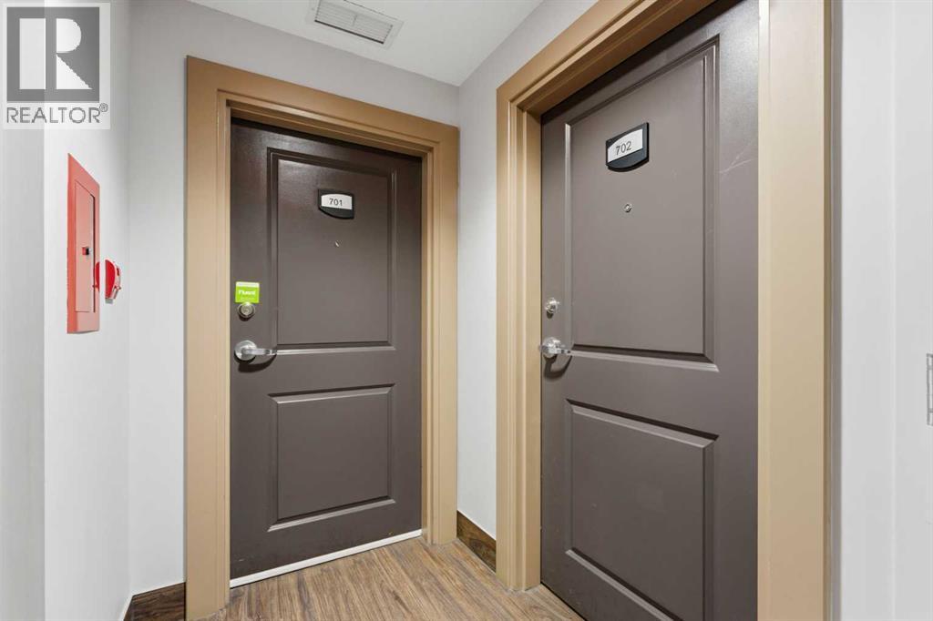 Single Family House for Sale in   Spruce Place SW Spruce Cliff Calgary 